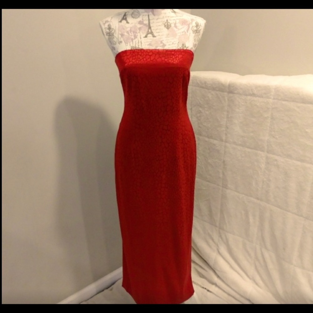 Nicole Miller Collection Strapless Gown